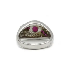 Bague - Or blanc, rubis et diamants