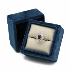 Bague - Or blanc, rubis et diamants
