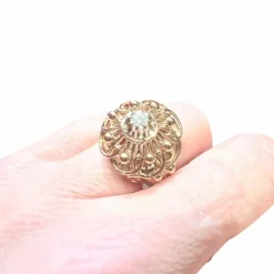 Bague or jaune 18 carats sertie d'un diamant époque 1940