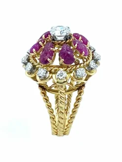Bague 1960 or jaune diamants et rubis