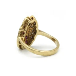 Bague - Or jaune, rubis et diamants