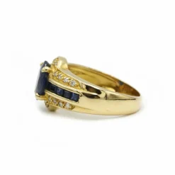 Bague - Or jaune saphirs et diamants