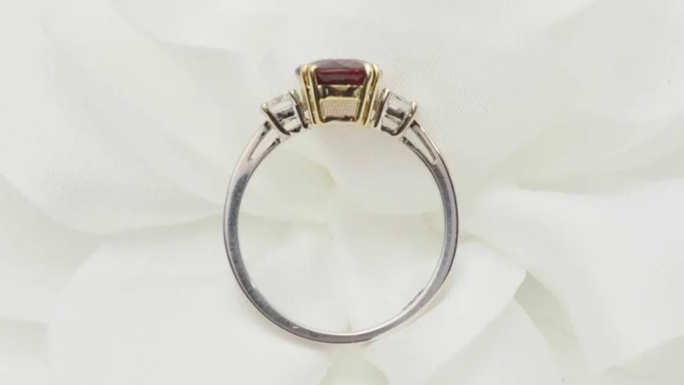 Bague 2 ors rubis naturel certifié et diamants