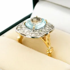 Bague aigue-marine entourage diamant