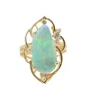 Bague ajourée en or jaune et opale d'Australie