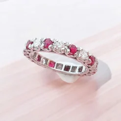 Bague alliance américaine or blanc diamants et rubis