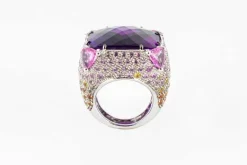 Bague améthyste de 37,92 carats, saphirs et diamants