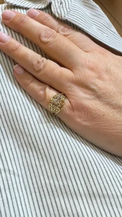 Bague ancienne ajourée or jaune diamants
