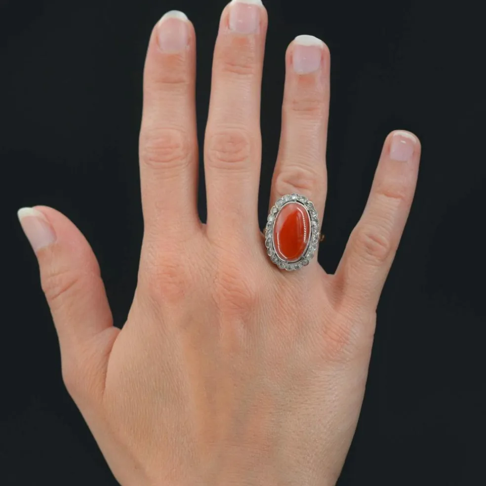 Bague ancienne corail méditérranéen et diamants