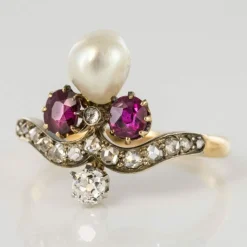 Bague ancienne duchesse rubis diamants et perle fine