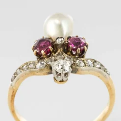 Bague ancienne duchesse rubis diamants et perle fine