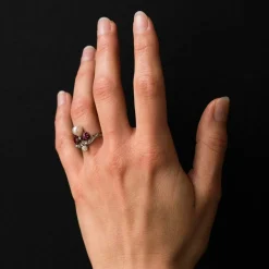 Bague ancienne duchesse rubis diamants et perle fine