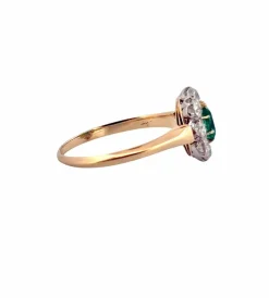 Bague ancienne en or 18 carats , émeraude et diamants