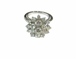 Bague ancienne en or blanc 18 carats et diamants