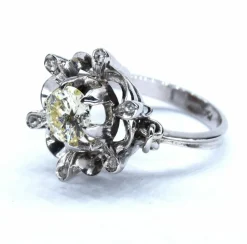 Bague ancienne en or et diamants