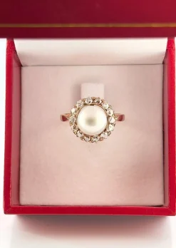 Bague ancienne en or et diamants et perle