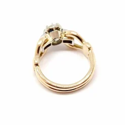 Bague ancienne en or jaune, diamants