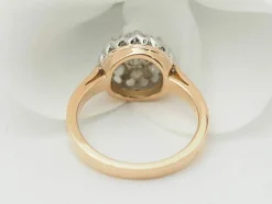 Bague ancienne en or rose, platine et diamants