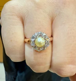 Bague ancienne en or rose 18 carats perle et diamants