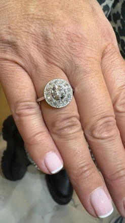Bague ancienne en platine et diamants