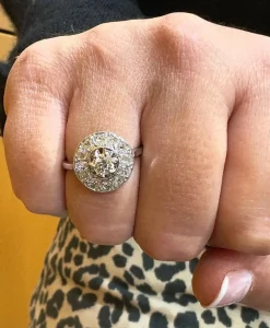 Bague ancienne en platine et diamants