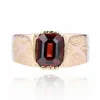 Bague ancienne gravée et grenat