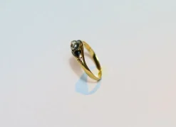 Bague ancienne Memento Mori en or 14 carats, diamant taille rose et émail noir
