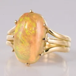 Bague ancienne Opale Australienne et Or