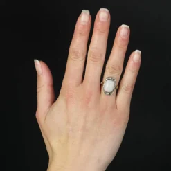 Bague ancienne opale blanche et diamants