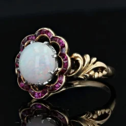 Bague ancienne opale et rubis calibrés