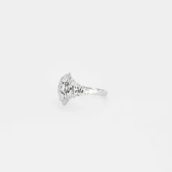 Bague ancienne or blanc 3 diamants