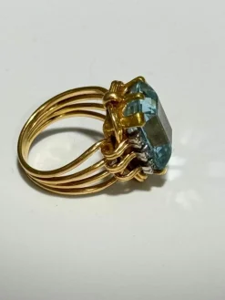 Bague ancienne or jaune aigue marine