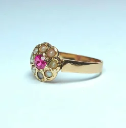 Bague ancienne, or rose, perles fines et saphir rose