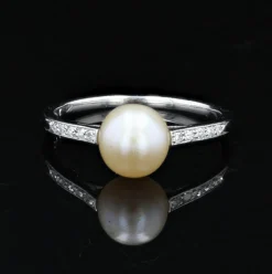 Bague ancienne perle fine diamants