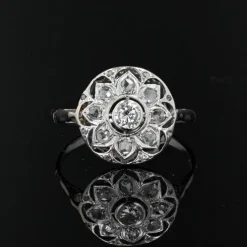 Bague ancienne ronde ajourée diamants