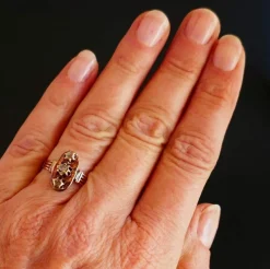 Bague Ancienne sertie de Diamants, Or Rose