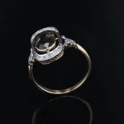 Bague ancienne spinelle violet et diamants