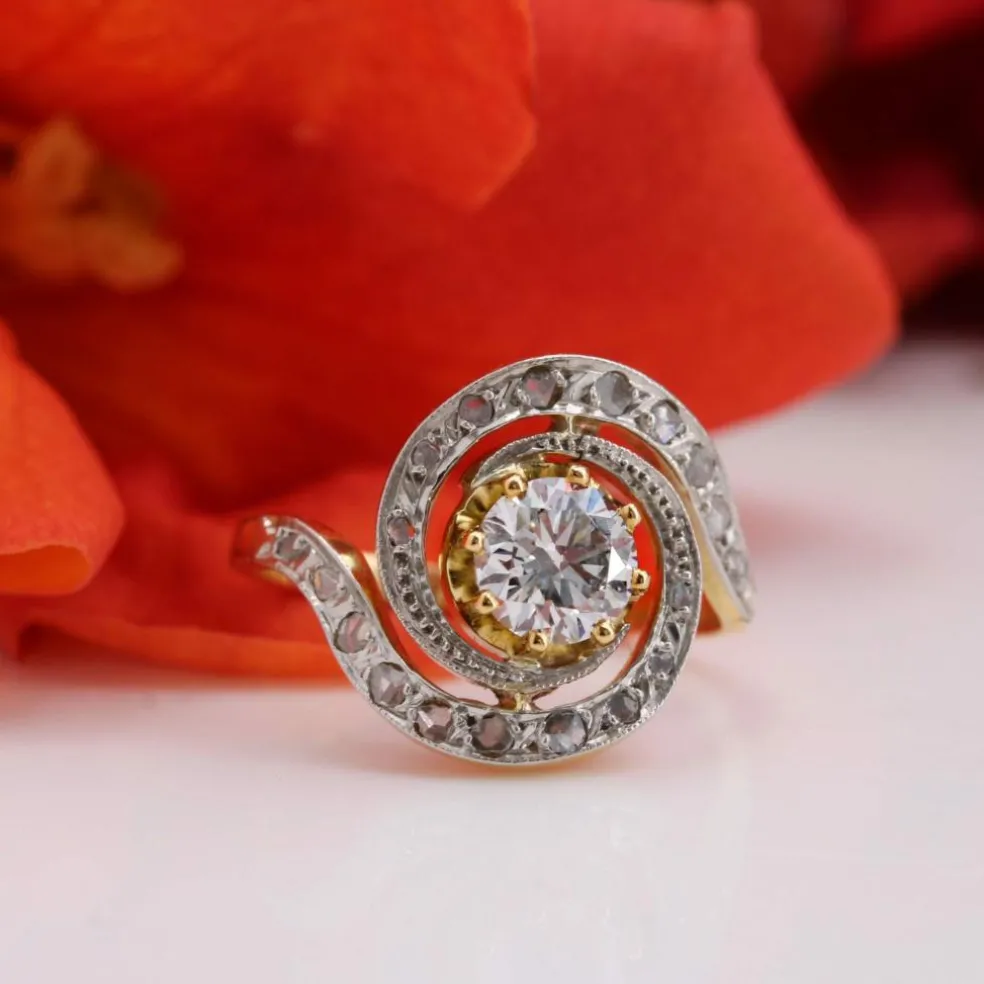 Bague ancienne tourbillon de diamants