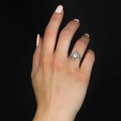 Bague ancienne tourbillon de diamants