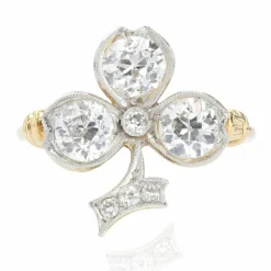 Bague ancienne trèfle de diamants
