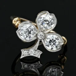 Bague ancienne trèfle de diamants