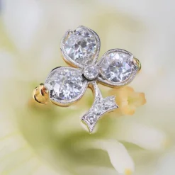 Bague ancienne trèfle de diamants