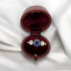 Bague Ancienne Trilogie Or, Saphir et Diamants