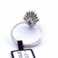 Bague années 40 - or blanc et diamants