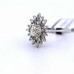 Bague années 40 - or blanc et diamants