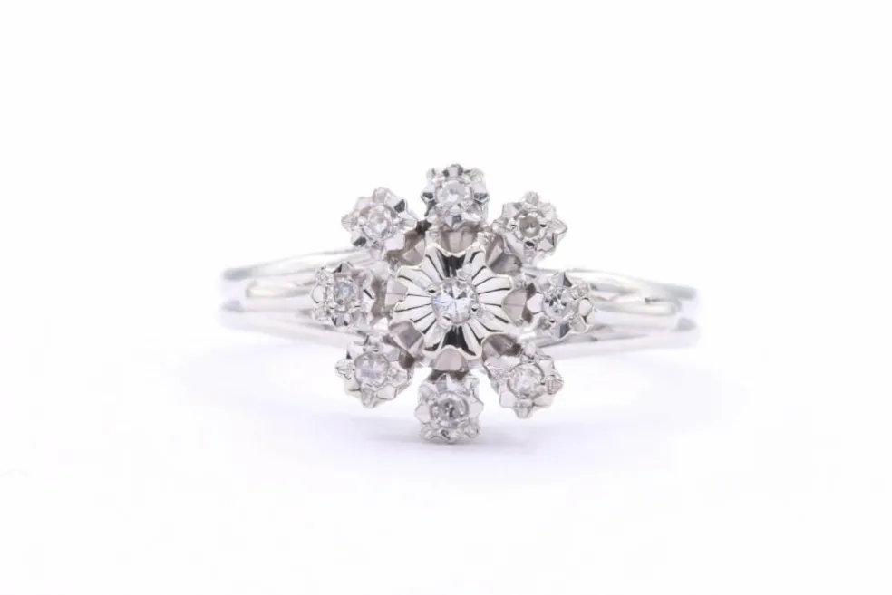 Bague Années 70 en or blanc sertie de diamants