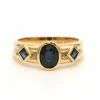 Bague Années 70 en or jaune et blanc 18 carats sertie de saphirs