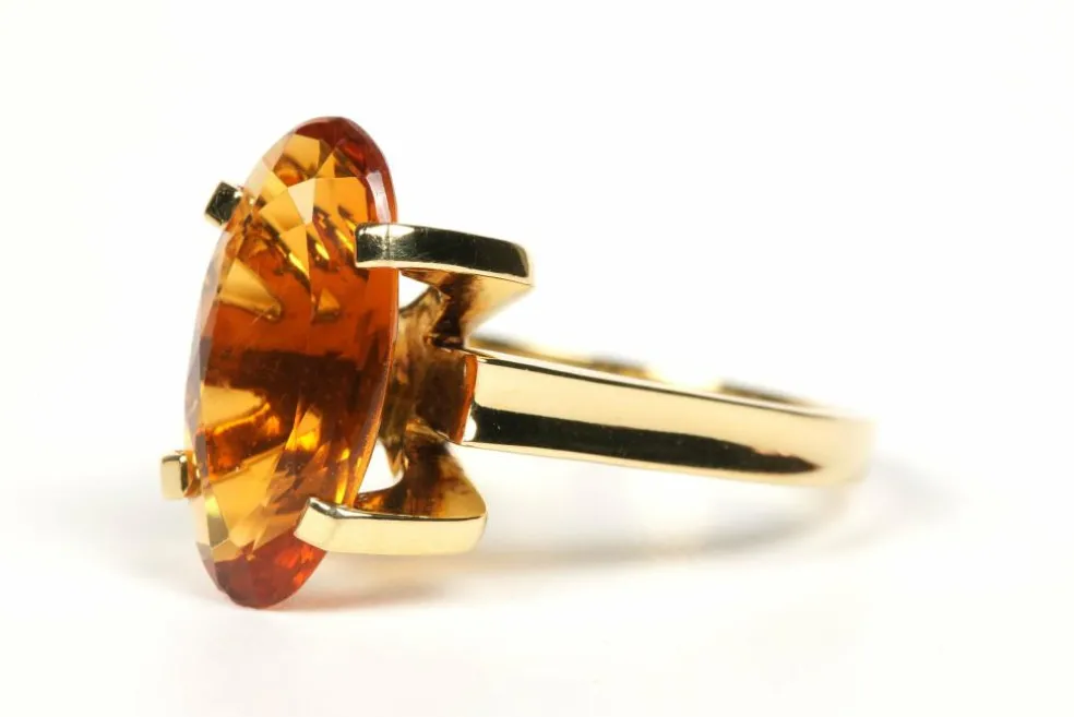 Bague années 70 en or jaune citrine