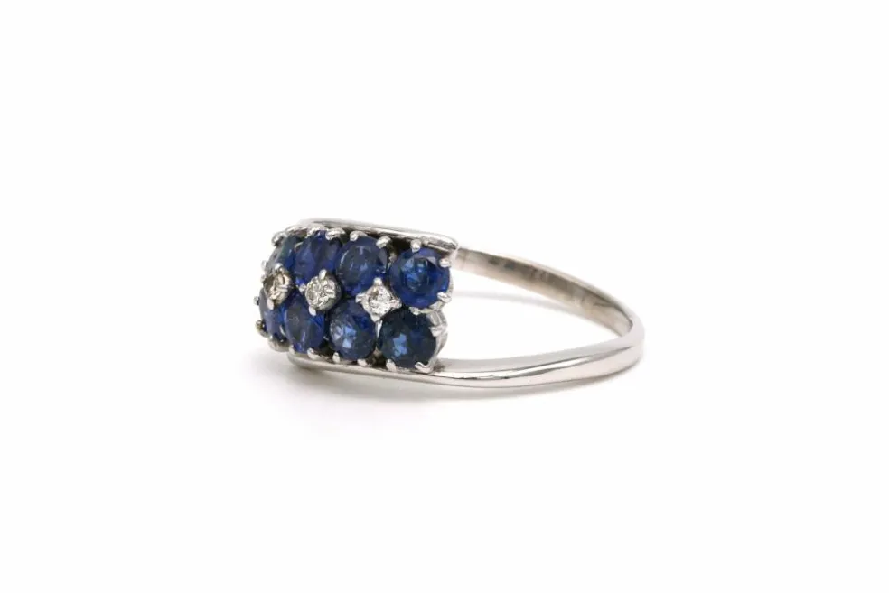 Bague Années 50 en platine sertie de saphirs et de diamants