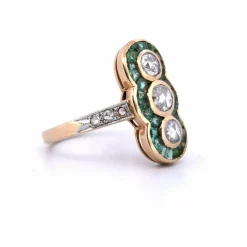 BAGUE ANTIQUE - OR JAUNE - DIAMANTS ET ÉMERAUDES